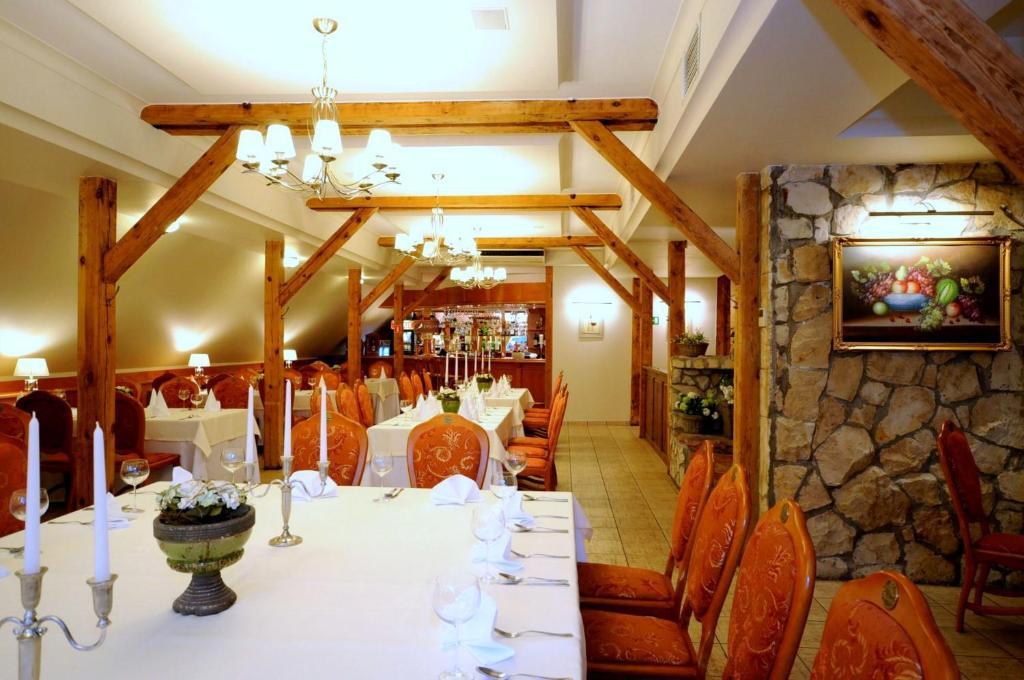 פילה Hotel Rebajlo מראה חיצוני תמונה